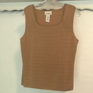 NWOT Sarah b studio sleeveless top